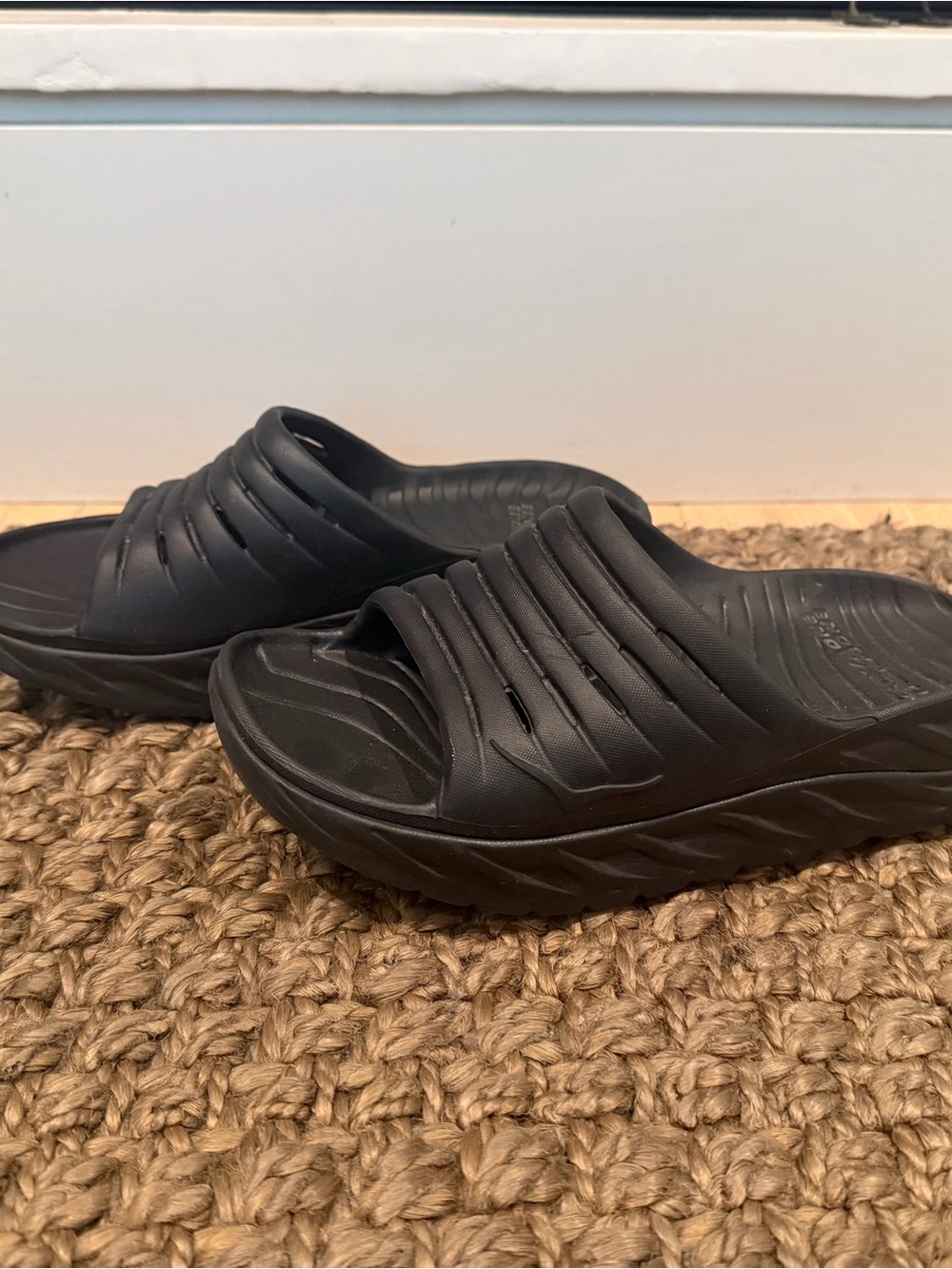 Unisex Hoka Ora Black Slide Sandals - So Comfortable Casual Footwear